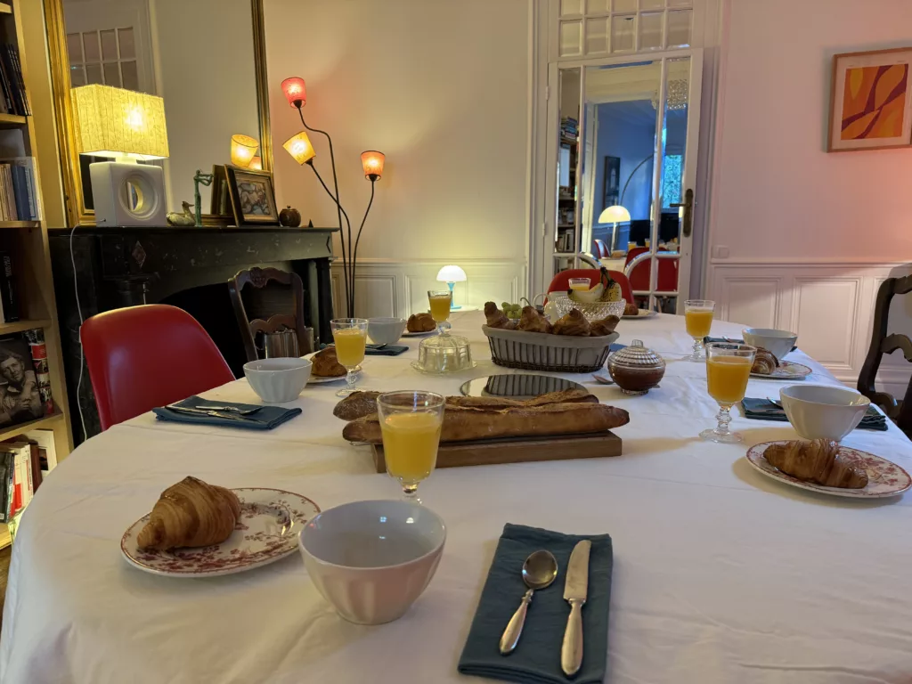 Petit-déjeuner de Maison Bout du monde château Angers